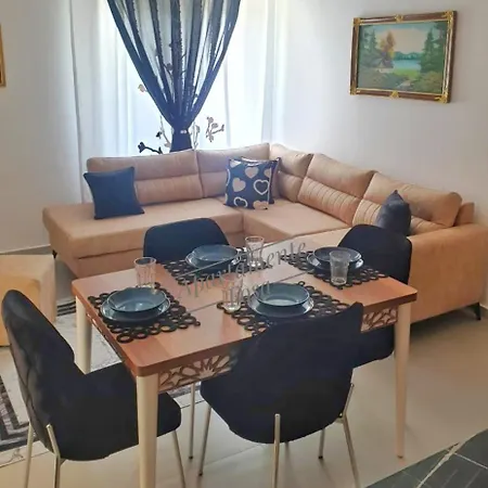 Me Qera Apartmán *